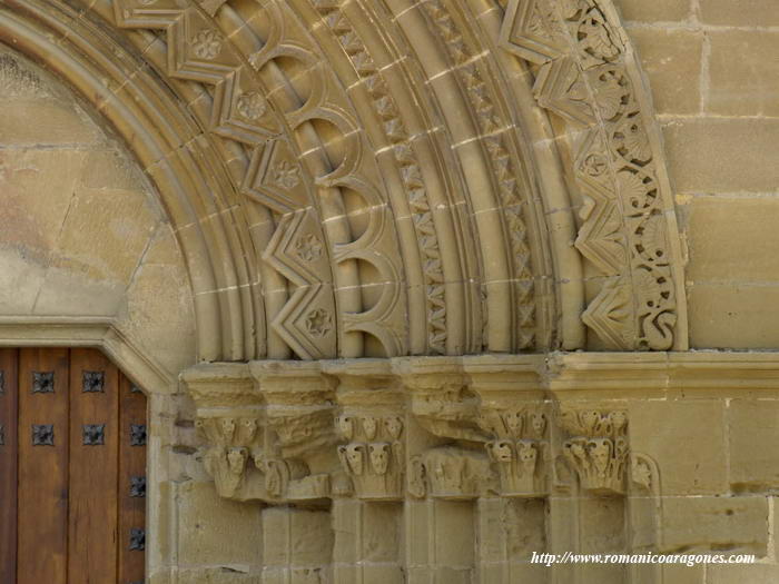 CAPITELES LADO SUR